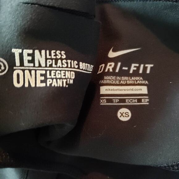Nike Dri Fit Legend Pants - XS - Picture 8 of 9